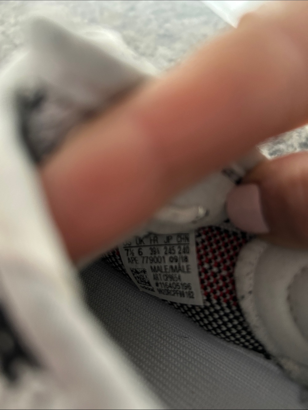 Adidas Yeezy 350 zebra - size 7.5 - Picture 6 of 6